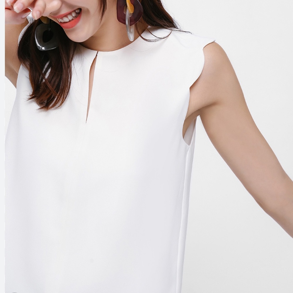 Love, Bonito Scallop Hem Blouse